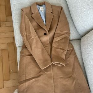 J crew worn once women’s woolen overcoat. 3 button closure in the front